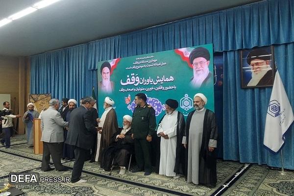 تجلیل از روحانیون رزمنده به مناسبت هفته دفاع مقدس+ تصویر