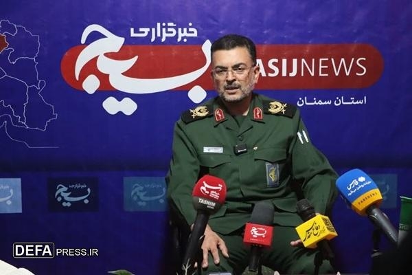 اصحاب رسانه افسران جنگ نرم هستند / رسانهها پیشگام جهاد تبیین