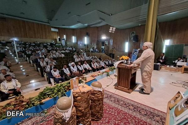 رونمایی از کتاب «رخصت پهلوان» در همایش رزمندگان تفت+ تصاویر