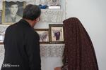 تصاویر/ پشت صحنه ضبط و تصویربرداری تاریخ شفاهی مادر شهید «قاسم زاده» در آمل