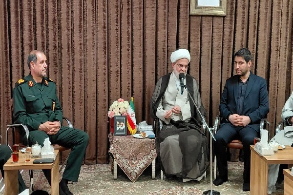 امروز زمان دمیدن ایمان و مقاومت و ایستادگی در بدنه جامعه است