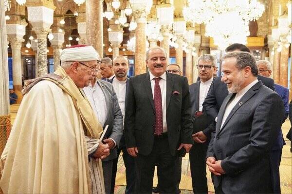 بازدید وزیر امور خارجه از مسجد جامع الزیتونه و دیدار با مفتی کل تونس