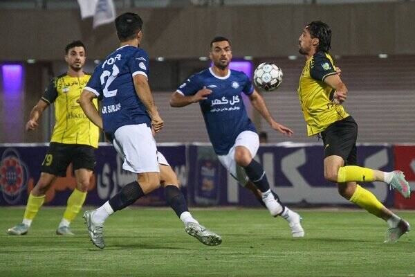 تساوی پرحادثه در دیدار سپاهان و گل گهر