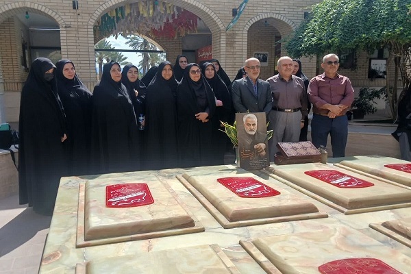 تصاویر/ ادای احترام کارکنان انتظامی مازندران به یادمان شهدای گمنام موزه دفاع مقدس و مقاومت استان