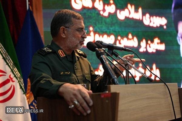 سردار نائینی: امروز دشمن برای انتقام از پایداری مردم، بر جنگ اقتصادی و روانی و بی ثباتی کشور متمرکز است