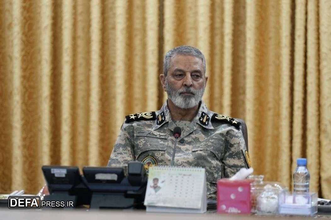 سرلشکر موسوی: ارتقای توان دفاعی و هجومی نیرو‌های مسلح تعطیل پذیر نیست