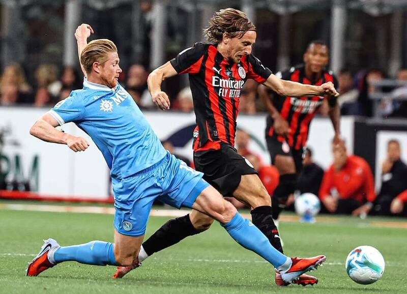 صدرنشینی میلان با تحمیل شکست اول مدافع قهرمانی