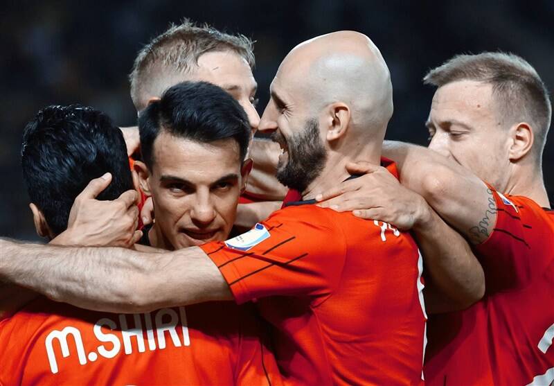 صعود تراکتور به صدر جدول با گل طلایی آقای گل/ تداوم روزهای تلخ سپاهان +فیلم