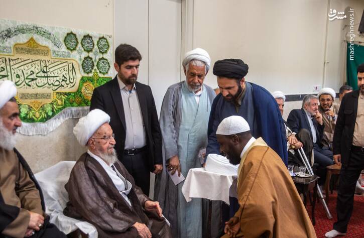 عمامه گذاری طلاب در روز میلاد پیامبر اکرم(ص) در قم