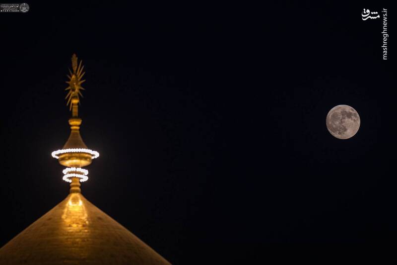 عکس/ ماه کامل ربیع الاول بر فراز گنبد حرم امیرالمومنین