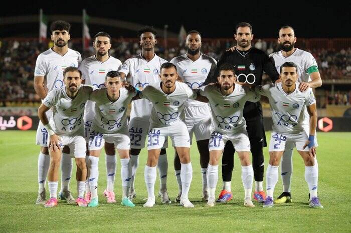 فیلم/ اعتراض هواداران استقلال به بازیکنان این تیم