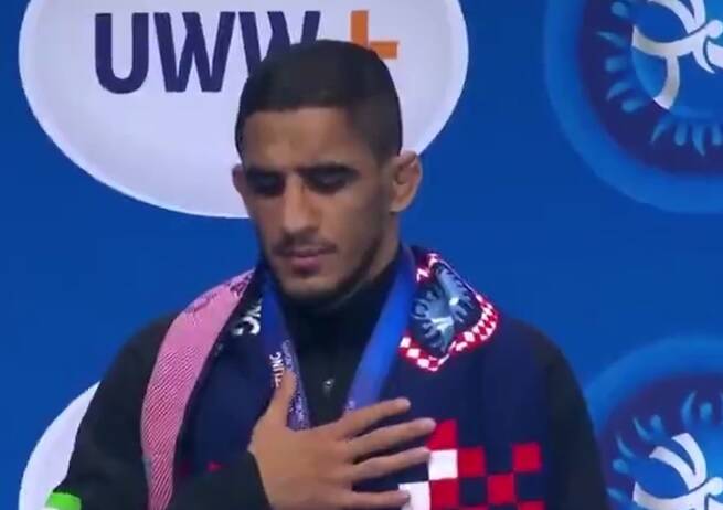 فیلم/ مراسم اهدای مدال طلای رحمان عموزاد