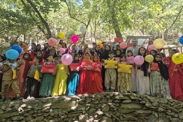 پویش «کتابخوان هوارنشین بیساران» در روستای بیساران سروآباد برگزار شد