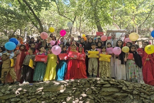 پویش «کتابخوان هوارنشین بیساران» در روستای بیساران سروآباد برگزار شد