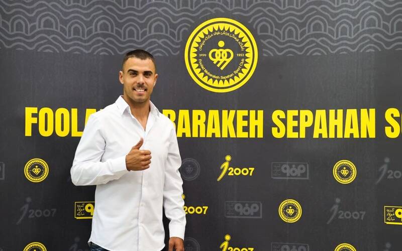 کارت بازی بازیکن جنجالی سپاهان صادر شد +عکس