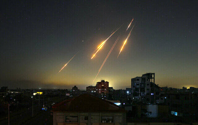 گفت و شنود/ بلد نیست!