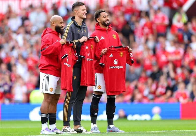 بازی بزرگ انگلیس به کام منچستریونایتد/ لیورپول در خانه مات شد! +فیلم