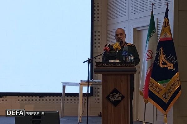 سردار کرمی: باید محکم در مقابل جبهه استکبار بایستیم