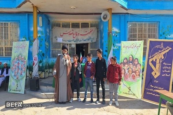 اهدای ۱۰۰۰ بسته نوشت‌افزار به دانش‌آموزان مرزنشین تربت جام توسط نیروی زمینی سپاه پاسداران+ تصاویر