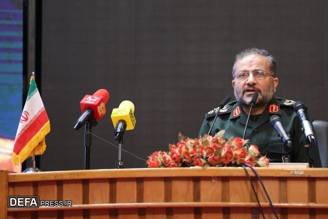 سردار سلیمانی: تولیدکنندگان رزمندگان خط مقدم جنگ اقتصادی هستند