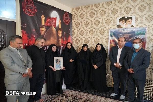 حسینی: خدمت به خانواده‌ها شهدا، کمتر از خدمت در جبهه‌های جنگ نیست