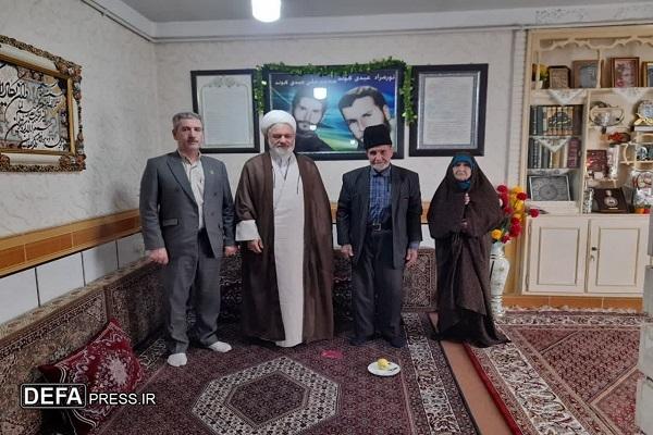 دیدار امام جمعه اسدآباد با خانواده شهیدان «عبدکوند»