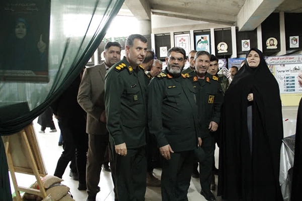 تصاویر/ بازدید معاون هماهنگ‌کننده سازمان بسیج مستضعفین از نمایشگاه دفاع مقدس اردبیل