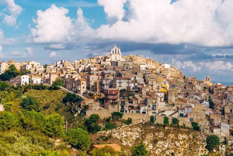 تنها با یک یورو می‌توانید در این شهر اروپایی خانه دار شوید!