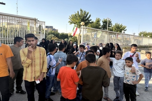 خانواده‌های ارتش از باغ موزه دفاع مقدس اصفهان بازدید کردند