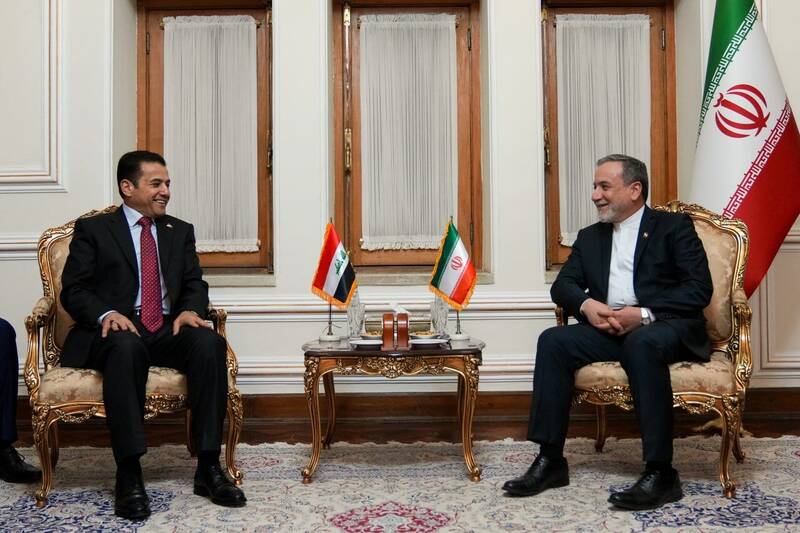 دیدار مشاور امنیت ملی عراق با عراقچی