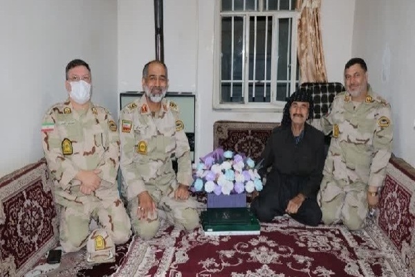 شهدا مایه فخر همه ما هستند و خدمت به خانواده شهدا یک توفیق بزرگ است