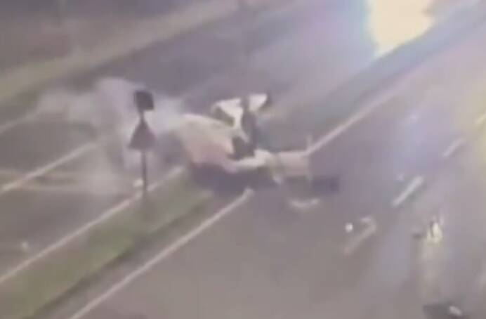 فیلم/ نصف شدن یک خودرو در تصادف شدید در ترکیه