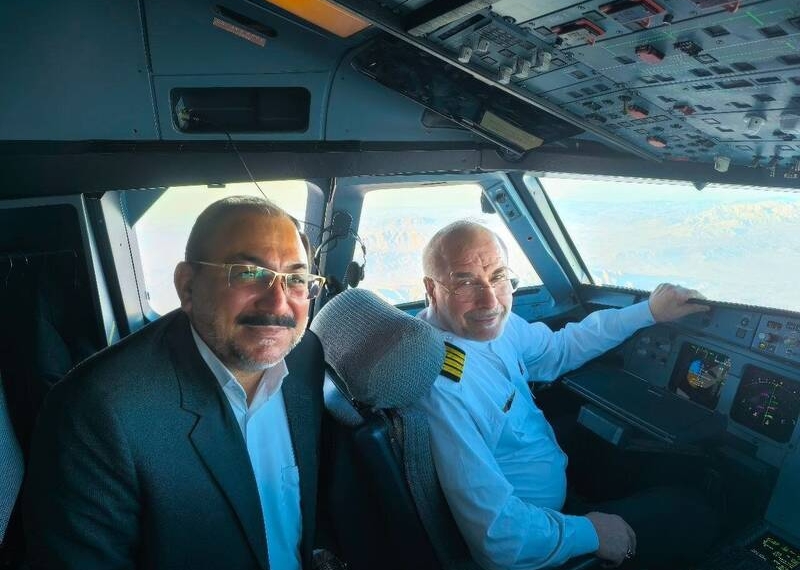 قالیباف هدایت پرواز تهران به بجنورد را برعهده داشت +عکس