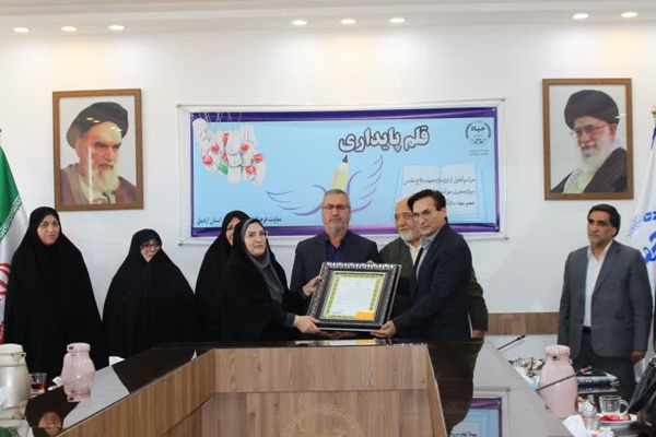 نقش برجسته نویسندگان و هنرمندان در جریان‌سازی فرهنگ ایثار و شهادت