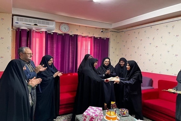 وعده همراهی تا شکوفایی؛ تجلیل از پرستاران در سایه‌سار عشق شکوفه‌های ساری