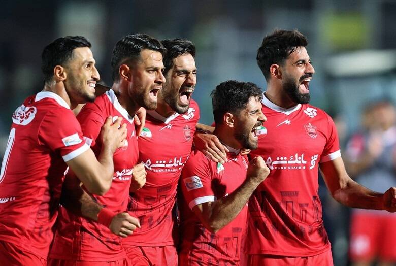 پرسپولیس برای ماندن هاشمیان برد/ یک تیم پشت هلی‌کوپتر +فیلم