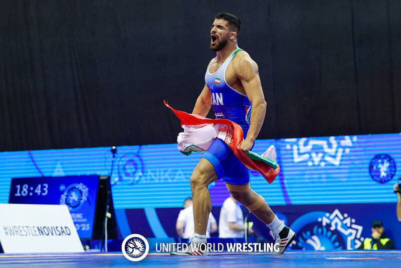 کشتی آزاد مدعی در سنگین‌وزن، ناکام در سبک‌وزن