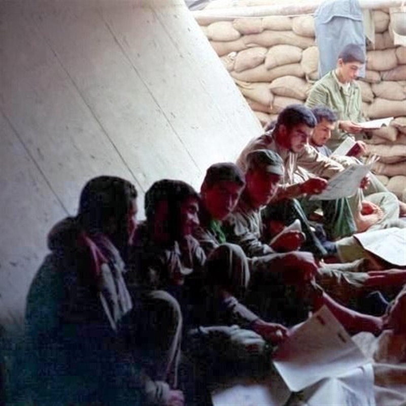 عکس یادگاری رزمندگان قبل از عملیات کربلای ۵