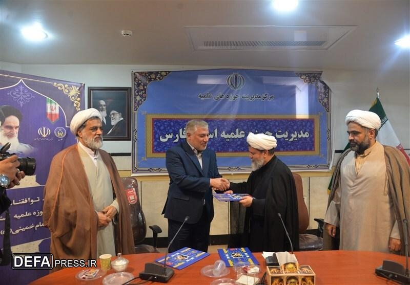 امضای نخستین تفاهم‌نامه همکاری میان حوزه علمیه و کمیته امداد فارس