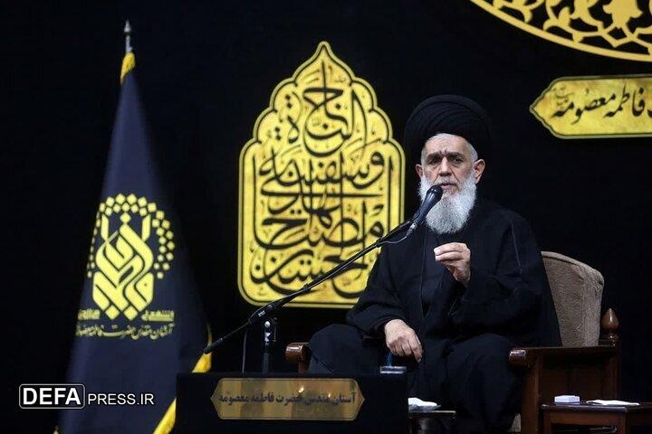 درس بزرگ فاطمیه دفاع از حریم ولایت است