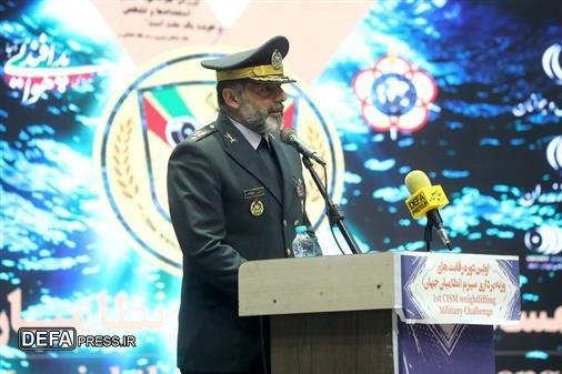 امیر خوش قلب: میادین ورزشی دیوار‌های بی‌اعتمادی را می‌شکنند