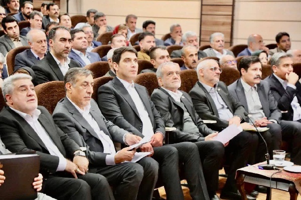 تصاویر/ مسعود پزشکیان رئیس جمهور در اولین سفر رسمی خود به کردستان وارد سنندج شد