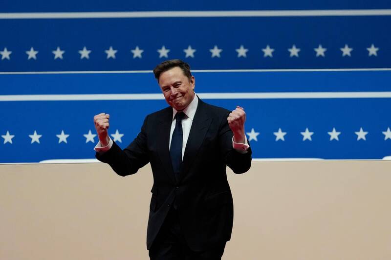 دستمزد هزار میلیارد دلاری ایلان ماسک تایید شد