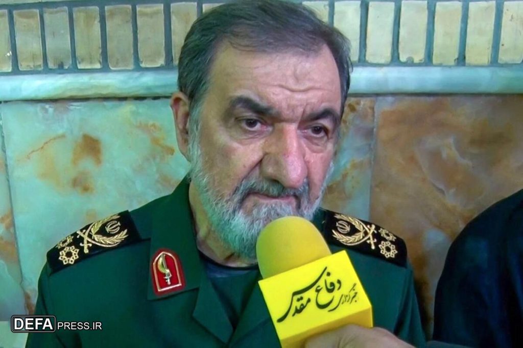 سرلشکر رضایی: ایران از قدرت موشکی خود صرف نظر نخواهد کرد