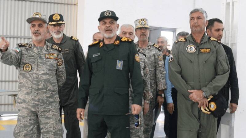 فیلم/ بازدید سردار وحیدی از پایگاه هوایی شهید یاسینی بوشهر