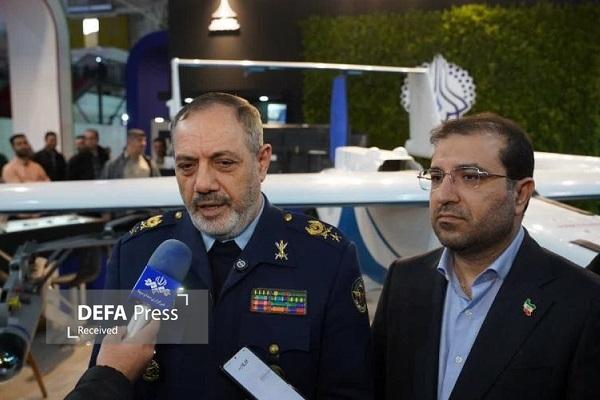 بازدید وزیر دفاع از نمایشگاه “تستا”/ امیر سرتیپ نصیرزاده بر توسعه همکاری با شرکت‌های فناور تاکید کرد