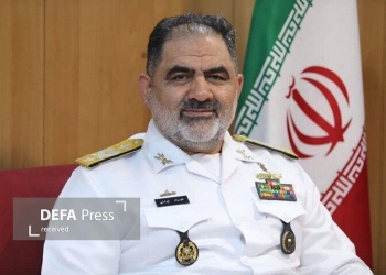 دریادار ایرانی: پایگاه شناور «کُردستان» می‌تواند نیازمندی‌های آبی، سوختی، غذایی و درمانی را تأمین کند/ همه فناوری‌های موردنیاز در حوزه سطح، زیرسطح و هوابرد در داخل کشور تولید می‌شود