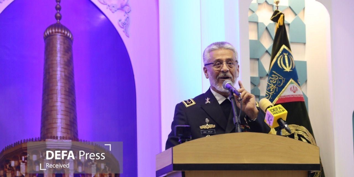 دریادار سیاری: هوشیاری و حفظ ارزش‌ها مهم‌ترین راه مقابله با جنگ نرم دشمن است/ جمعیت جوان و کیفی یکی از مؤلفه‌های قدرت ملی است