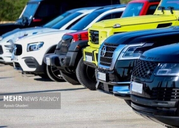 رژه خودروهای لوکس در شمال تهران و اخلال در ترافیک معابر+ فیلم