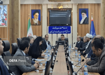 لزوم هوشیاری در برابر توطئه‌ها، حفظ روحیه حماسی و ایثارگری